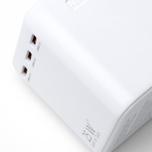 Travel adapter Milvo
