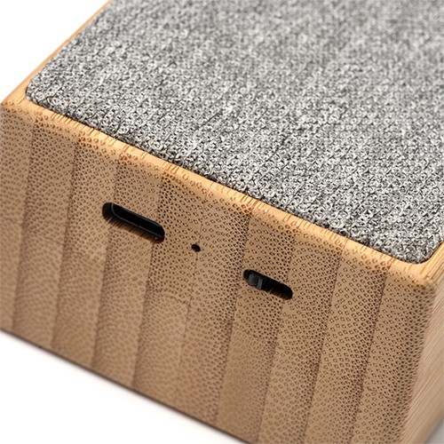 3W wireless speaker. Includes a type-C cable. Play Adail