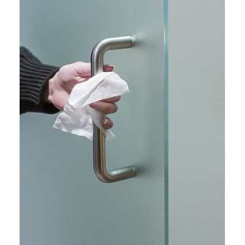 Pouch with 50 wet tissues (75% alcohol) Estella