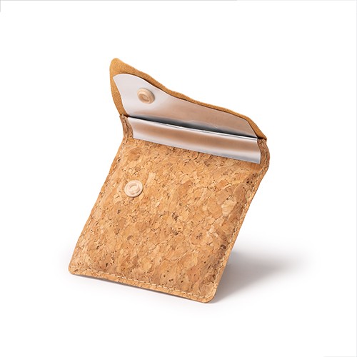 Ashtray with fireproof aluminum interior. Rosane