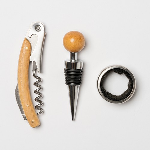 doos met wijnaccessoires