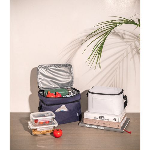 CANCUN. Thermal bag in 600D recycled polyester with adjustable webbing strap 7 L