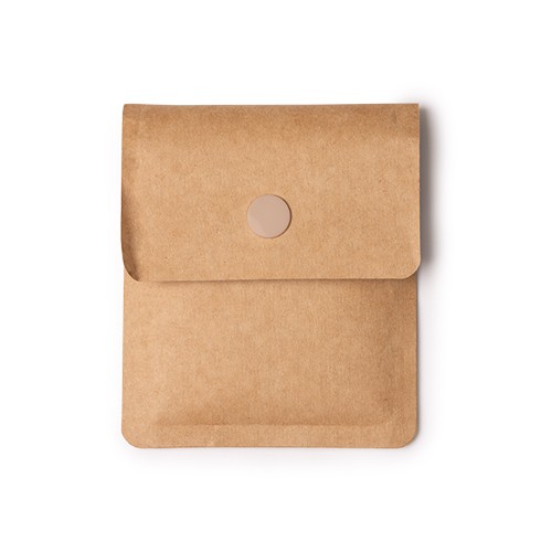 Ashtray with fireproof aluminum interior. Renan