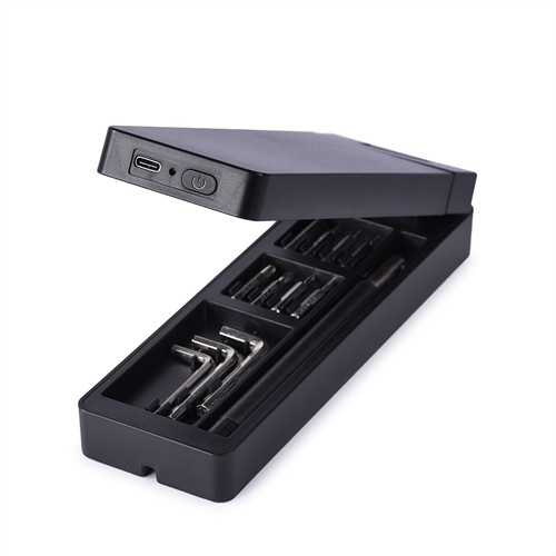 KIT D’OUTILS AVEC TORCHE RECHARGEABLE EN PLASTIQUE ET MÉTAL