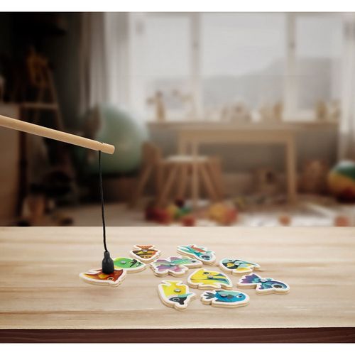 FISHY. Fishing game consisting of 10 wooden fish, ideal for children