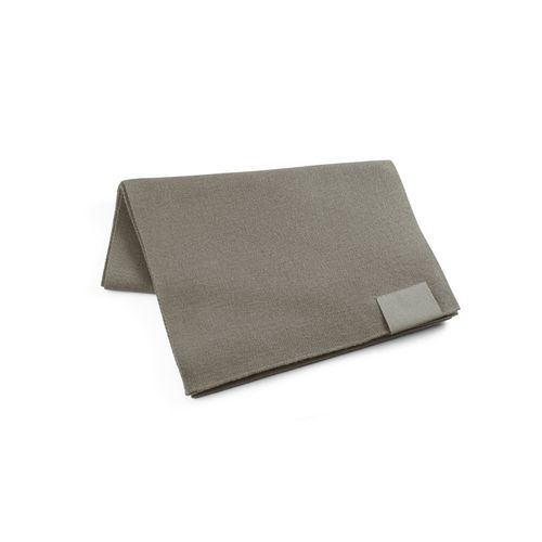 SERENITY. Sjaal van gerecycled polyester (100% rPET) met een gestikt detail om te personaliseren