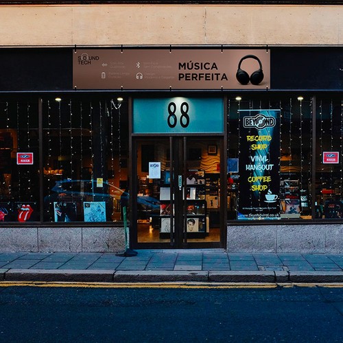 LONA 60X300CM CON OJALES PERSONALIZABLES