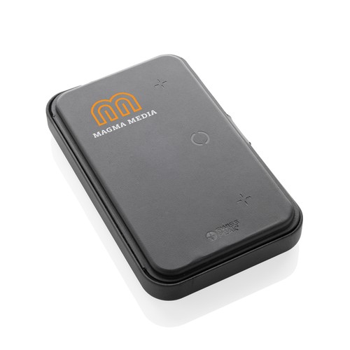 Swiss Peak RCS recycled travel case with 3 in 1 charger