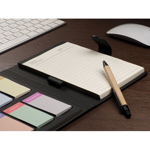 Notes z karteczkami samoprzylepnymi