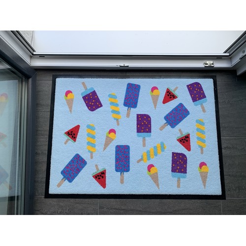 Doormats with spring and summer motifs