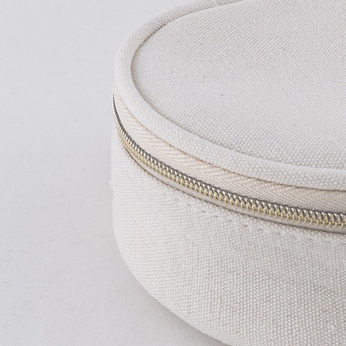 Jewelry box with earring holder insert. Zipper clo Yonà