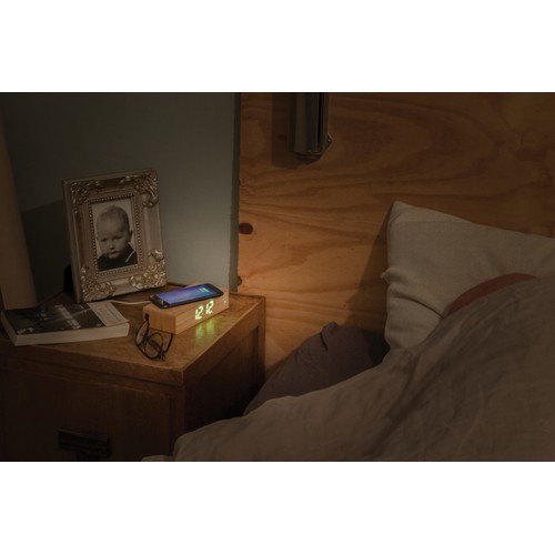 Despertador de bambú con cargador inalámbrico de 5W