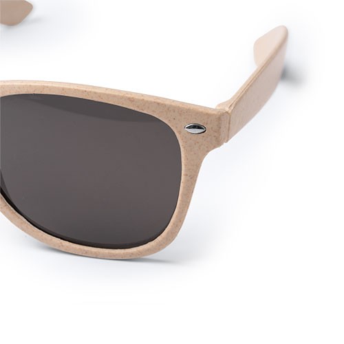 Classic design sunglasses. Lenses with UV400 prote Odete