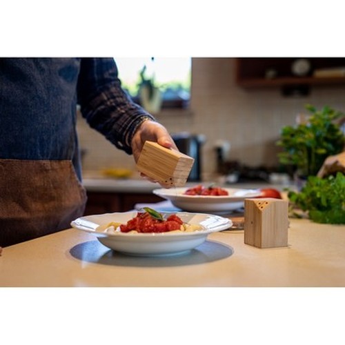 Bamboo salt and pepper set | Alfred