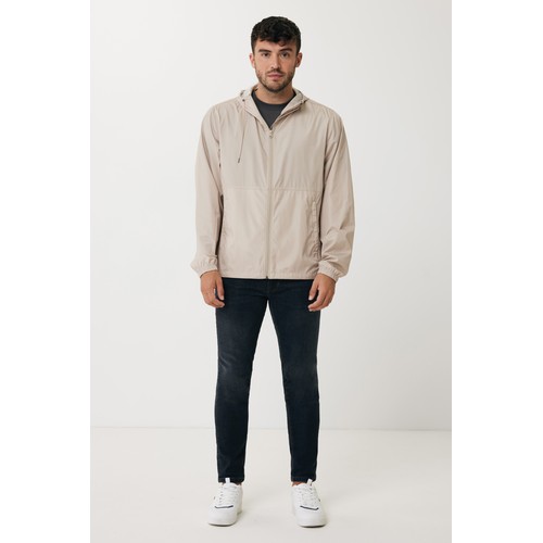 Chaqueta ligera IQONIQ Logan de poliéster reciclado