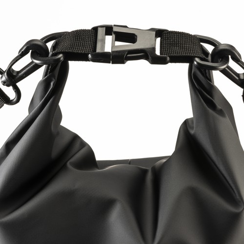 Sac en bandoulière waterproof en tarp avec bandoulière réglable.