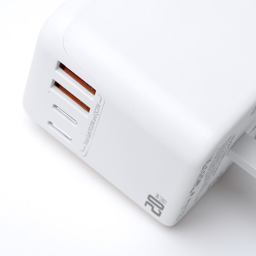 Travel adapter Raska