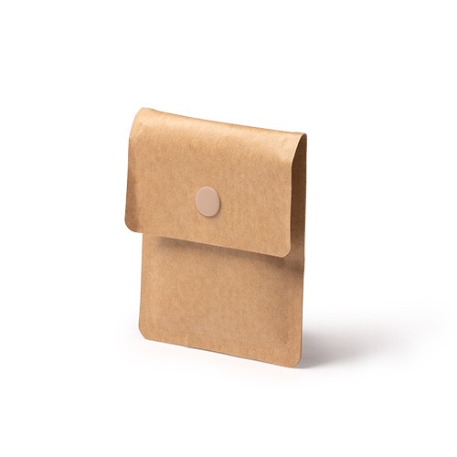 Ashtray with fireproof aluminum interior. Renan