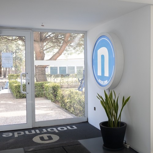 BOÎTE LUMINEUSE 100X100CM PERSONNALISABLE